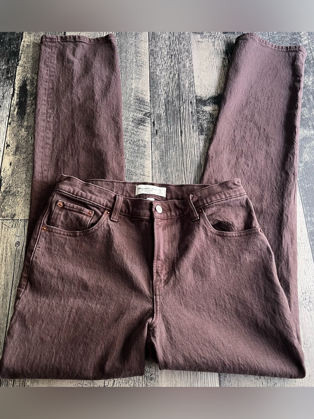 Abercrombie and fitch the 90’s mid rise straight Jean chocolate brown TALL